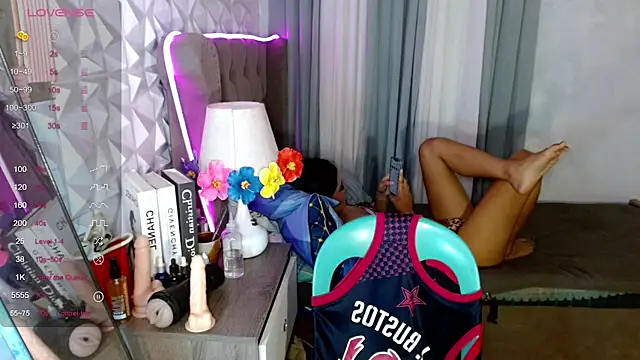 Brownsausagerober live cam on StripChat