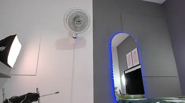 zoe_curvyy