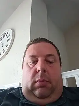bigguymassage live cam on StripChat
