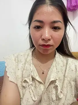 Phiea-nc94 live cam on StripChat