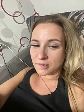 sweetOlga live cam on StripChat