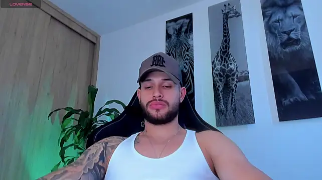 Santos_ramirez1 live cam on StripChat