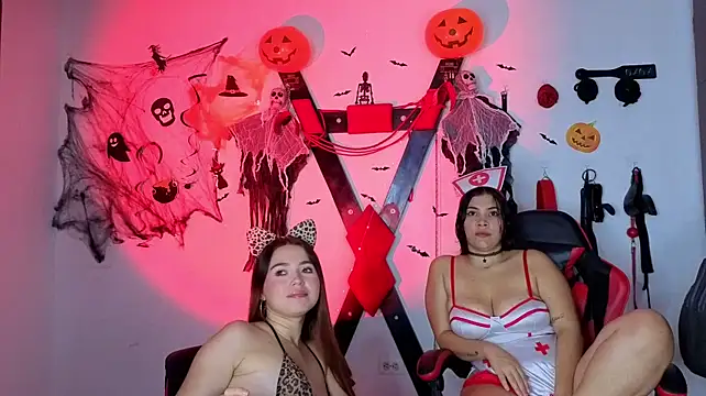 Hana_and_Chantal live cam on StripChat