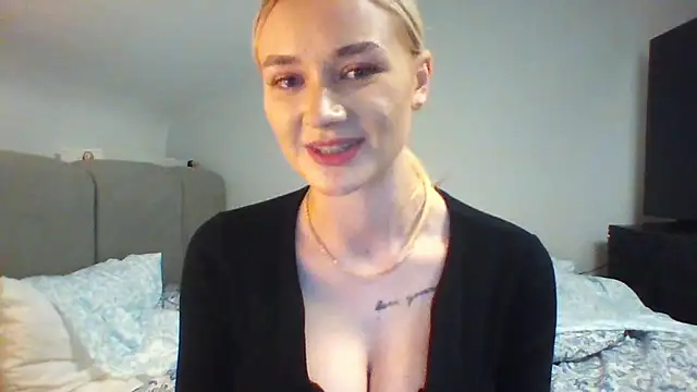 RoseSexyBlonde