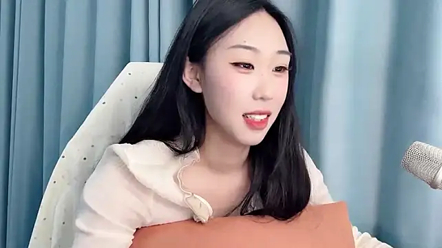diudiu622 live cam on StripChat