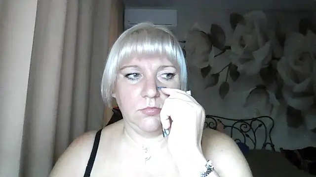 MeilomaWesa live cam on StripChat