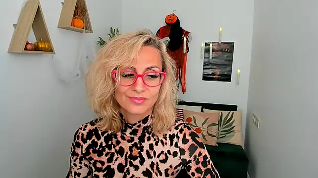 MuseOfStage live cam on StripChat