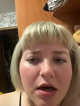 LoloMensens live cam on StripChat