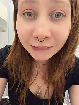 SlavicCandy live sex cam