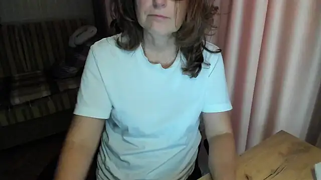 lauraoven live cam on StripChat