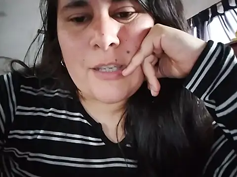 clara_arg (F milf) - Flash ass +oil ass