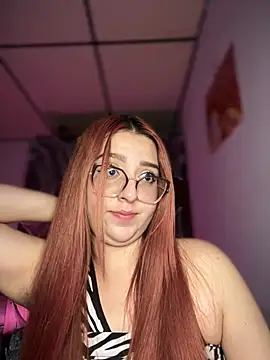 CoraVibes live cam on StripChat