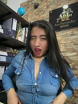 _Sarah-Office1