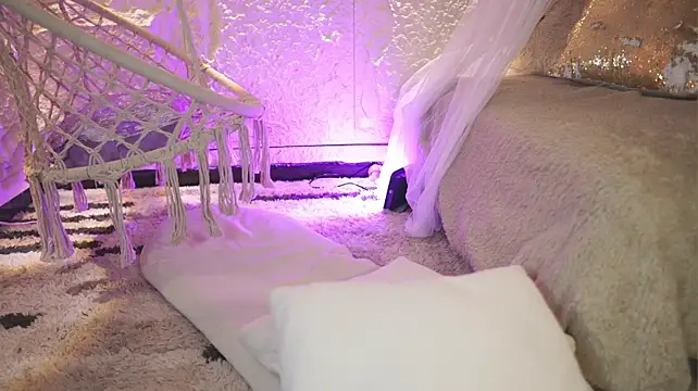 BrhianaWilliams live cam on StripChat