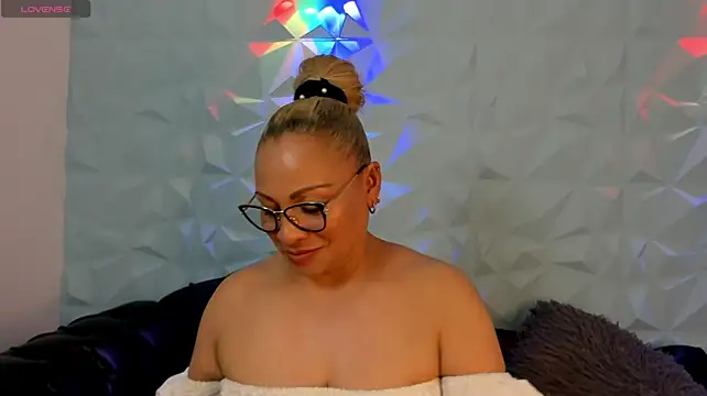 Sol_Rodriguez1 live cam on StripChat