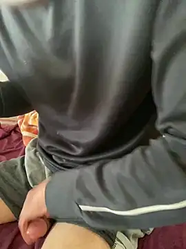 NchadeeQ_n7wiiiQ live cam on StripChat