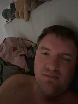 LookingForMaster2 live cam on StripChat