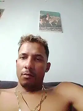 blackhot22c live cam on StripChat