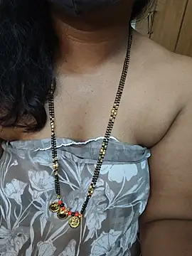 sexynayan23 live cam on StripChat