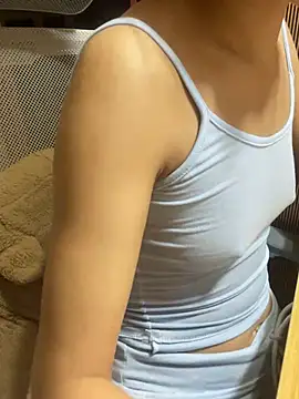 Mina048 live cam on StripChat