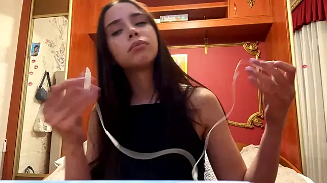 lauramystiq
