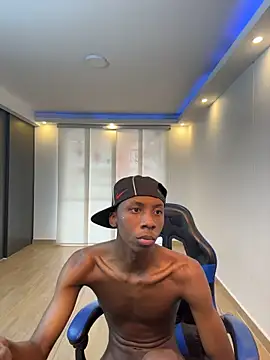 milo018 live cam on StripChat
