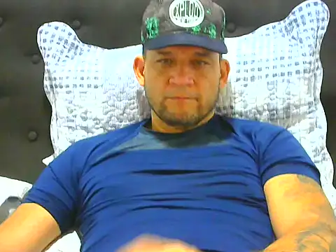 altenori live cam on StripChat