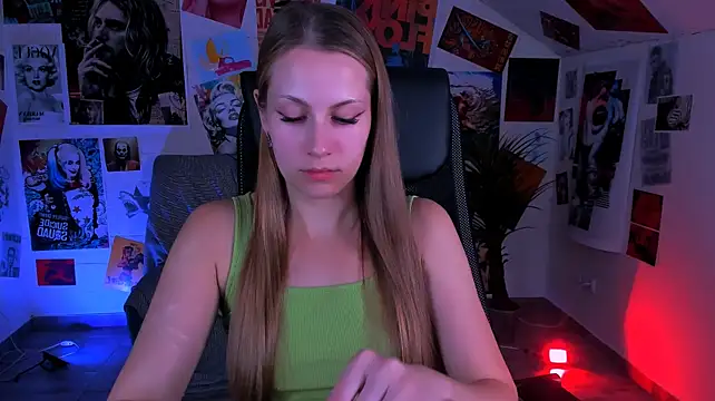 EvelinaSolt live cam on StripChat