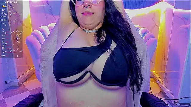 Strawberry_cute_b live cam on StripChat