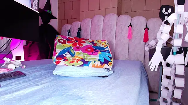 Karla_hilton1