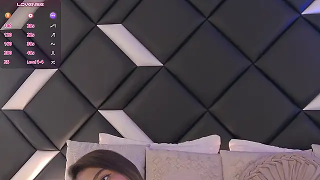 KendallTurbay live cam on StripChat