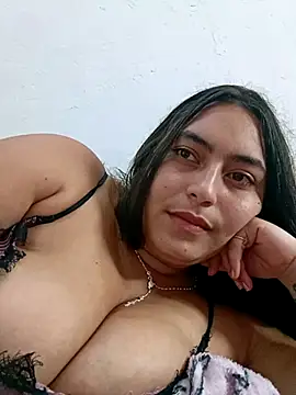 xandra252 young adult live cam room