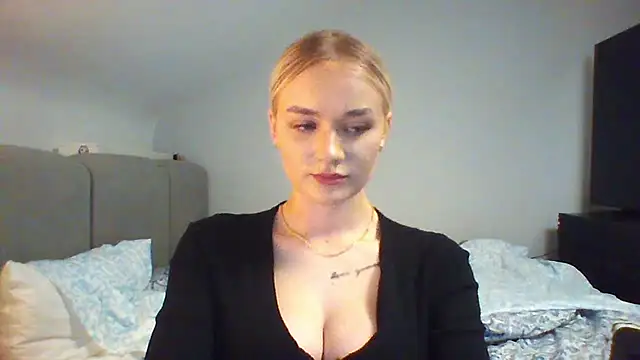 RoseSexyBlonde