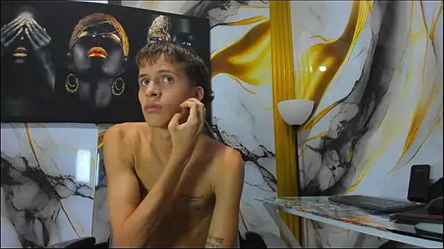 mono_blonde live cam on StripChat
