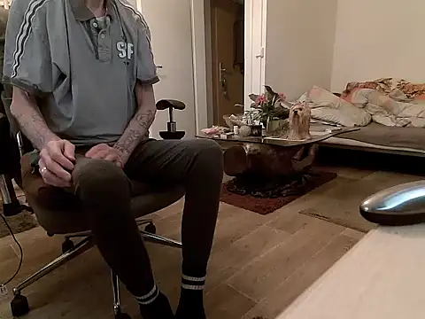 peter9744 live cam on StripChat