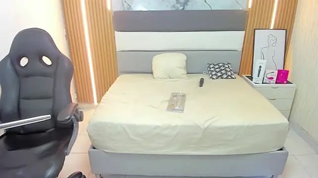 LEYNABRAUN live cam on StripChat