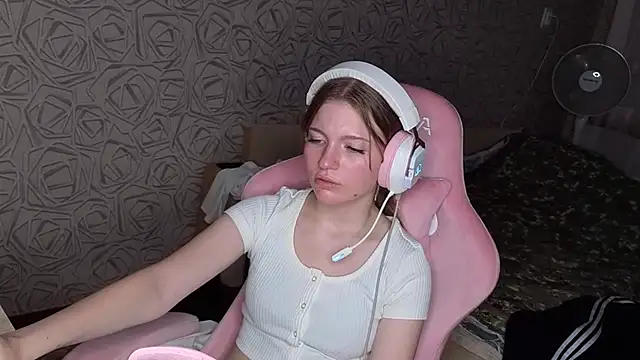 Juliiaa live cam on StripChat