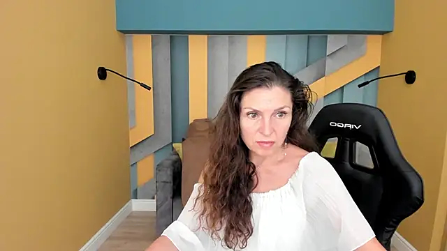 EllaLong live cam on StripChat