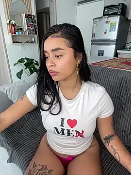 meli_ortiz_ live cam on StripChat