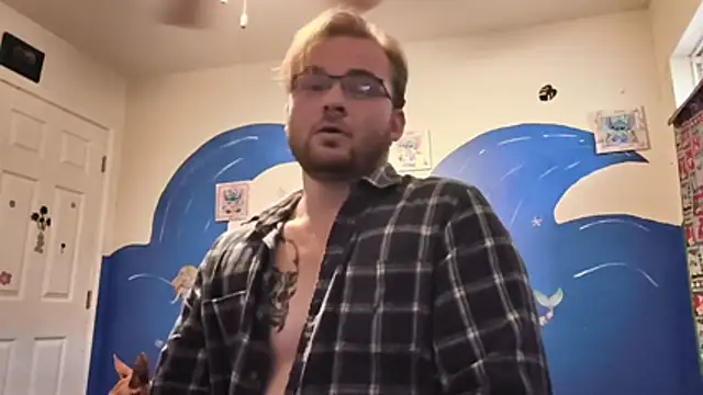bear8t live cam on StripChat