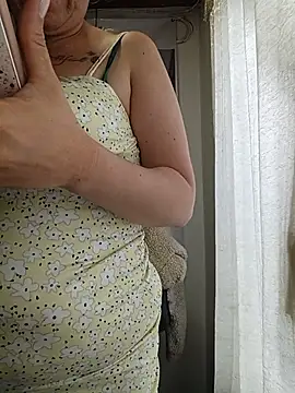 Valentina--1 live cam on StripChat