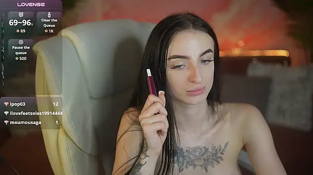 EmilyyMoon live cam on StripChat