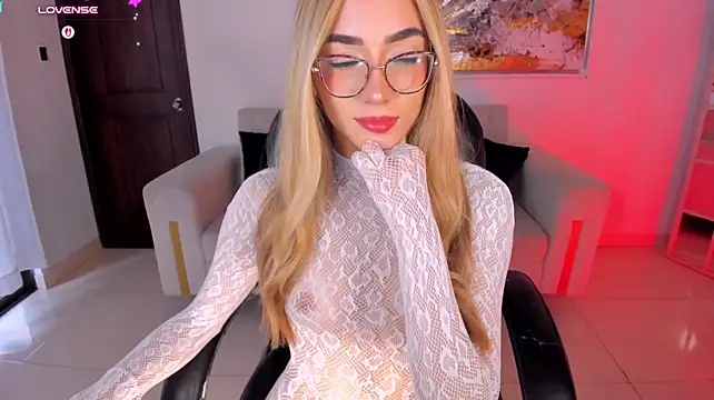 SophieLafont live cam on StripChat