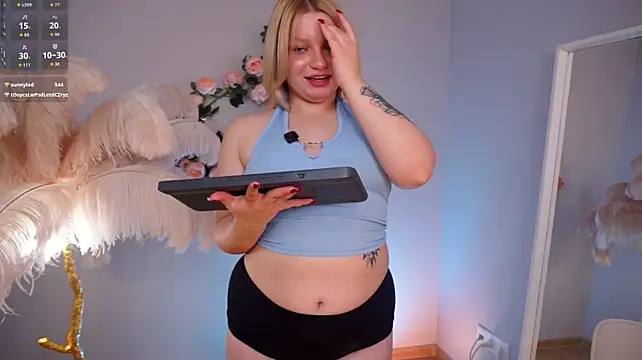 BambiPeach live cam on StripChat