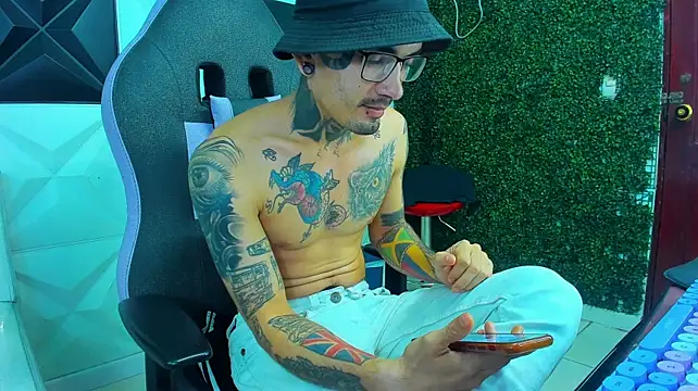Boy_tatto77 webcam