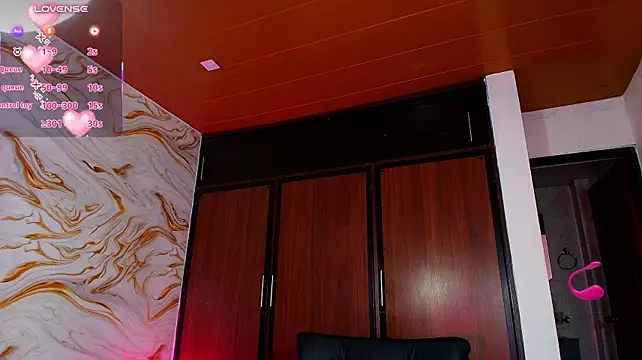 EbonyHansNight webcam