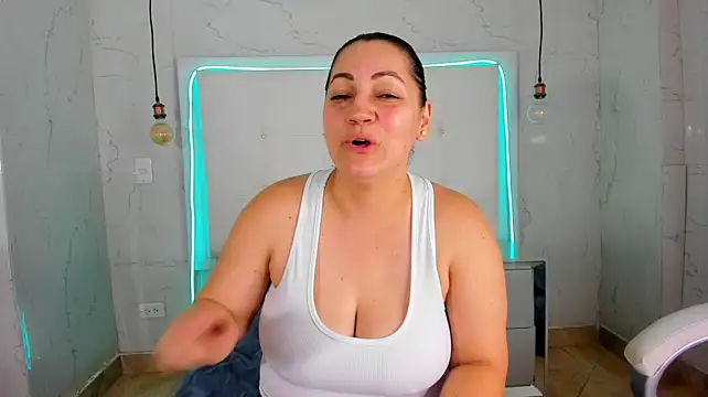 Heidy_milf live cam on StripChat