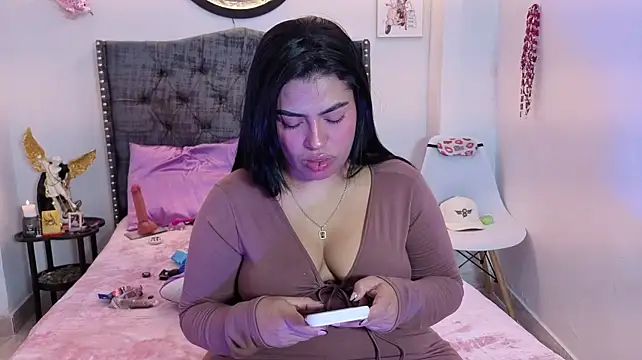 kyana_cream live cam on StripChat