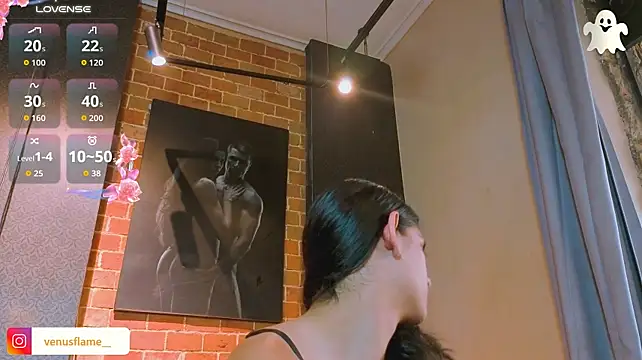 Venus_flame1 live cam on StripChat