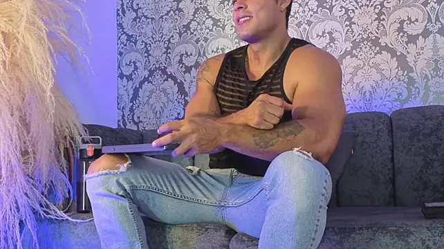 damian_gonzalez live cam on StripChat